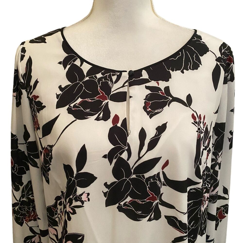 WHITE HOUSE BLACK MARKET White Black Floral Long Sleeve Peephole Top Size 12
